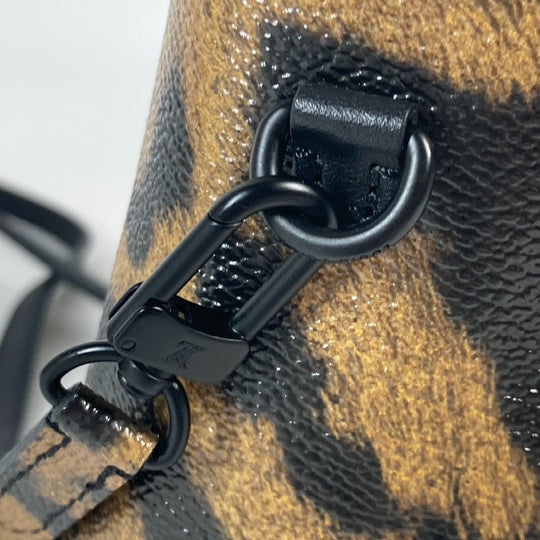 LOUIS VUITTON Vanity bag M43001 canvas Brown Monogram Reverse Leopard Camera box Women Used Authentic