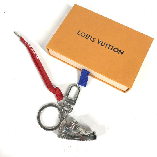 LOUIS VUITTON key ring M01200 metal Silver charm Key chain/LV sweatshirt unisex(Unisex) Used Authentic