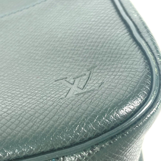 LOUIS VUITTON Pouch M30304 Taiga Leather green Taiga Accessory pouch Women(Unisex) Used Authentic