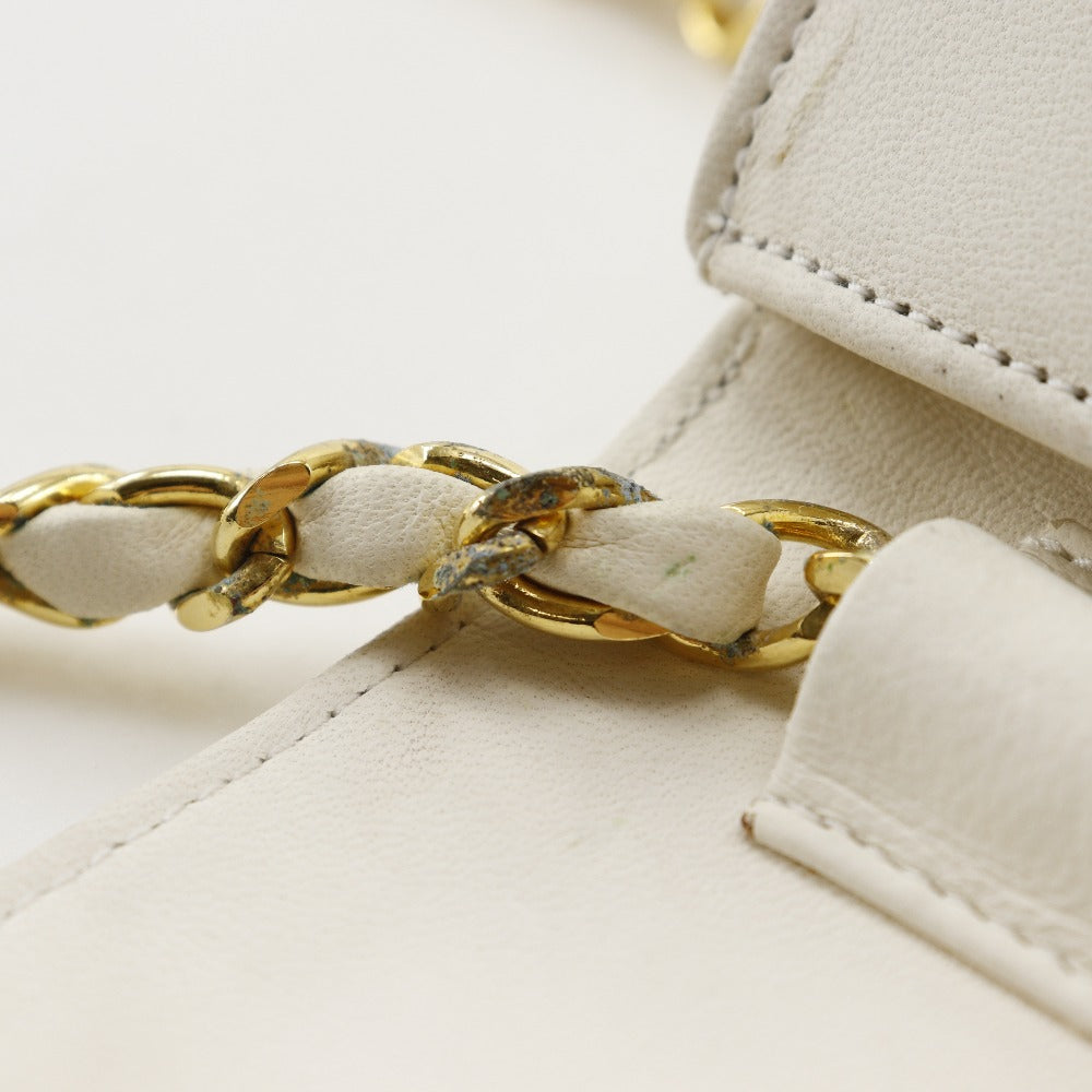 CHANEL Shoulder Bag lambskin White Matrasse ChainShoulder Women Used Authentic