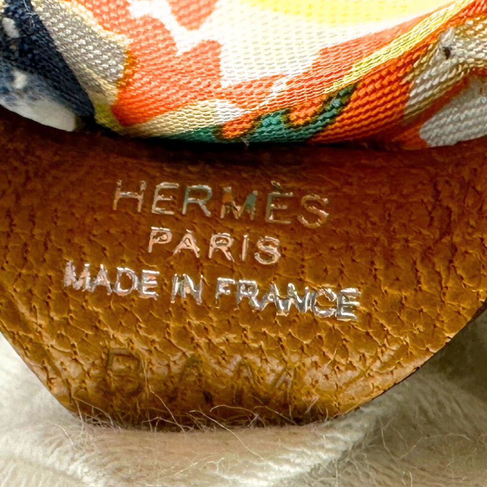HERMES charm leather white padialoha unisex(Unisex) Used Authentic