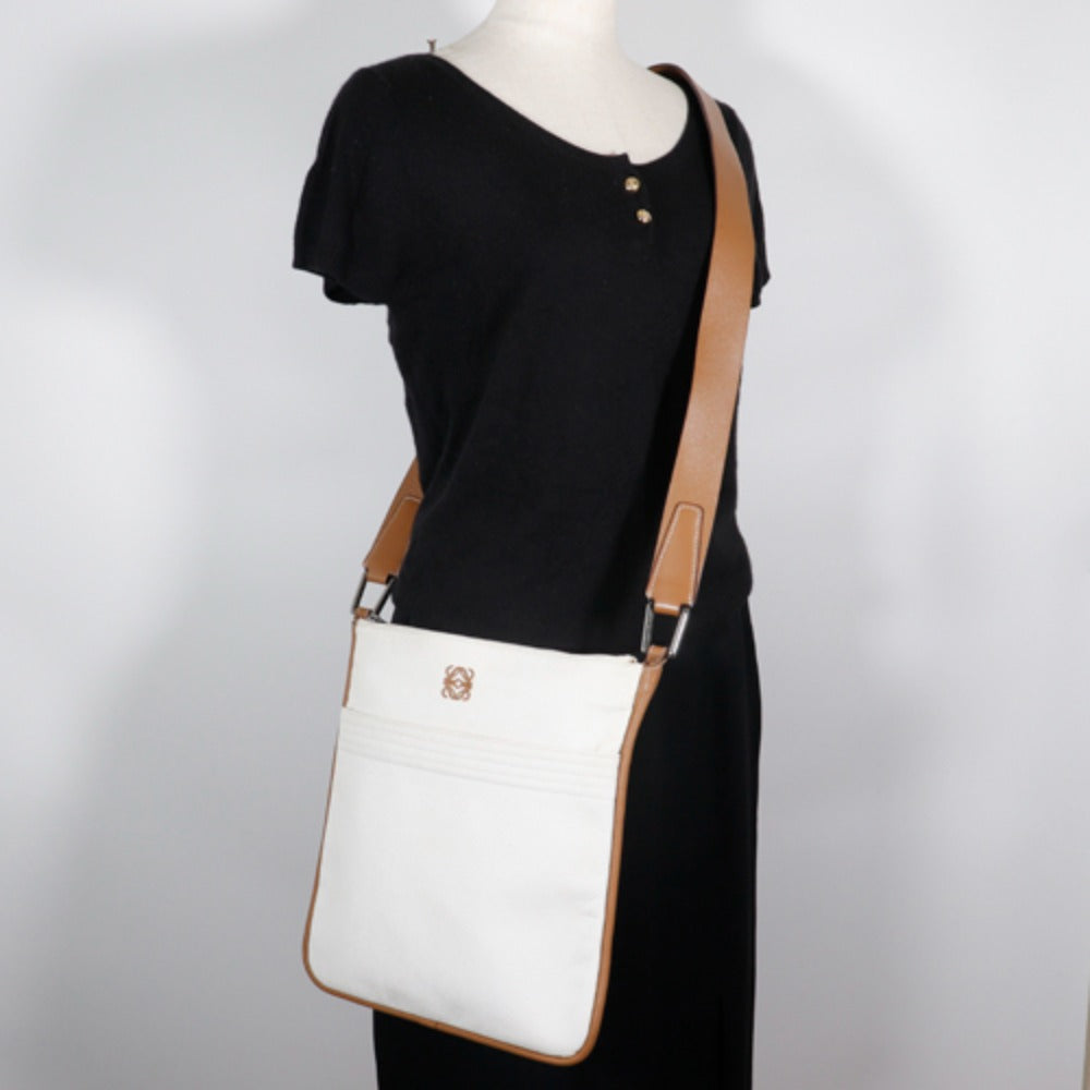 LOEWE Shoulder Bag PVC, Leather white anagram Women(Unisex) Used Authentic