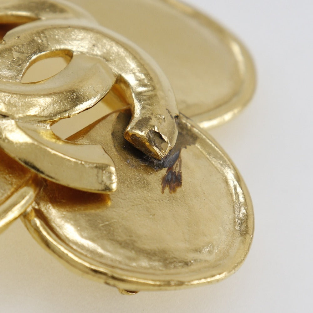 CHANEL Brooch Plated Gold gold Clover Women Used Authentic