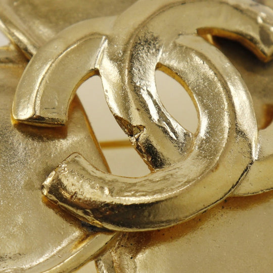 CHANEL Brooch Plated Gold gold Clover Women Used Authentic