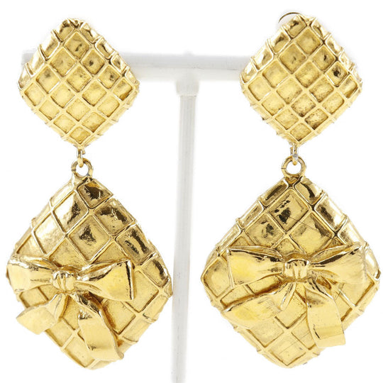 CHANEL Earring Plated Gold gold quilting Women Used Authentic