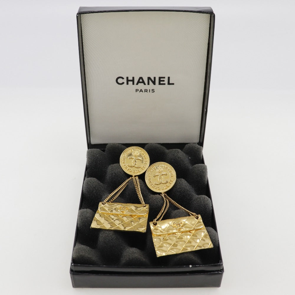 CHANEL Earring Plated Gold gold Matelasse motif COCO Mark Women Used Authentic