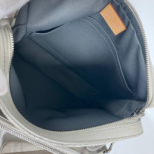 LOUIS VUITTON Shoulder Bag N50068 Canvas, Damier Salt Canvas gray Damier Salt Trio Messenger mens Used Authentic