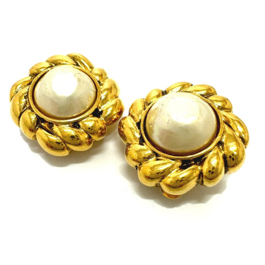 CHANEL Earring Fake Pearl / Gold Plated gold Fake pearl