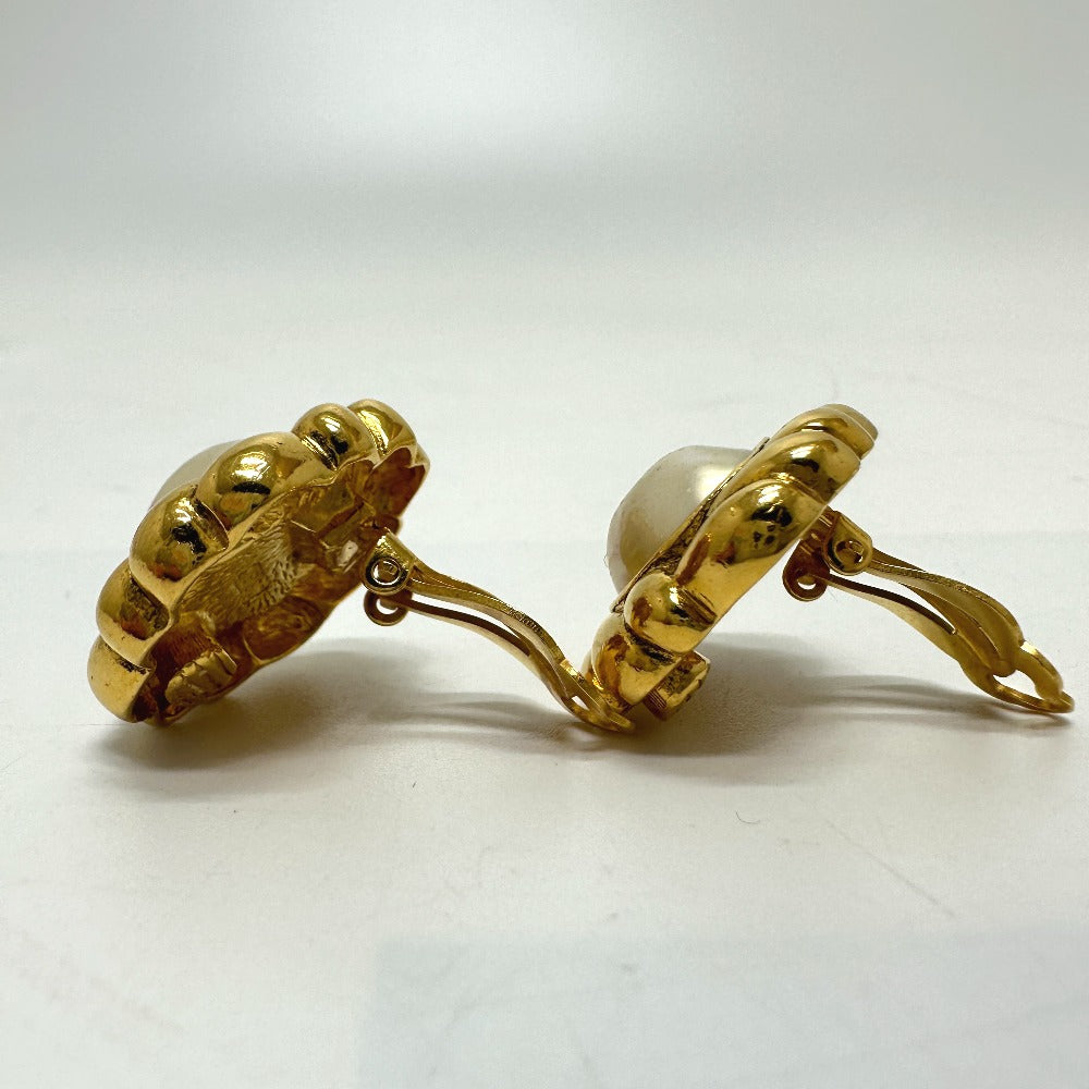 CHANEL Earring Fake Pearl / Gold Plated gold Fake pearl