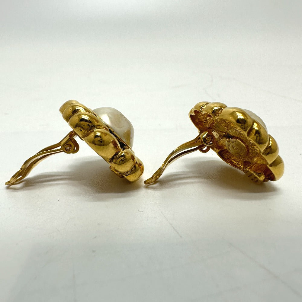 CHANEL Earring Fake Pearl / Gold Plated gold Fake pearl
