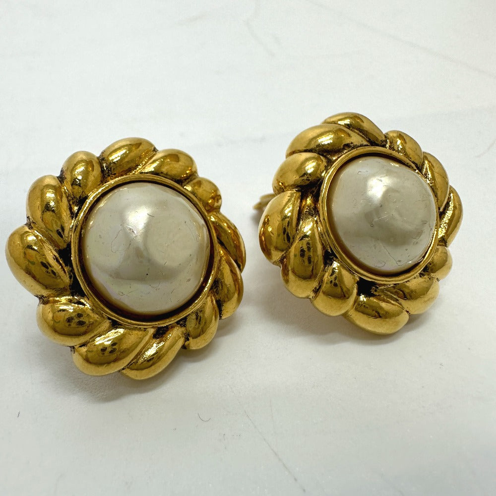 CHANEL Earring Fake Pearl / Gold Plated gold Fake pearl