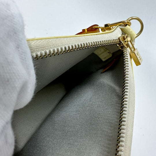 LOUIS VUITTON Shoulder Bag M91333 Monogram Vernis white Monogram Vernis mallory square
