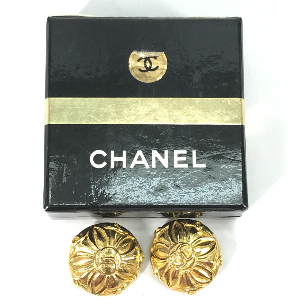 CHANEL Earring metal gold vintage CC COCO Mark Women Used Authentic