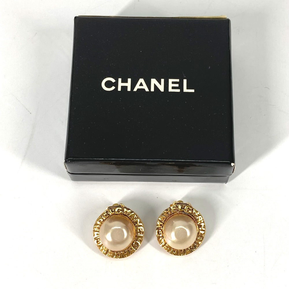 CHANEL Earring metal gold vintage Round logo fake pearl Women Used Authentic