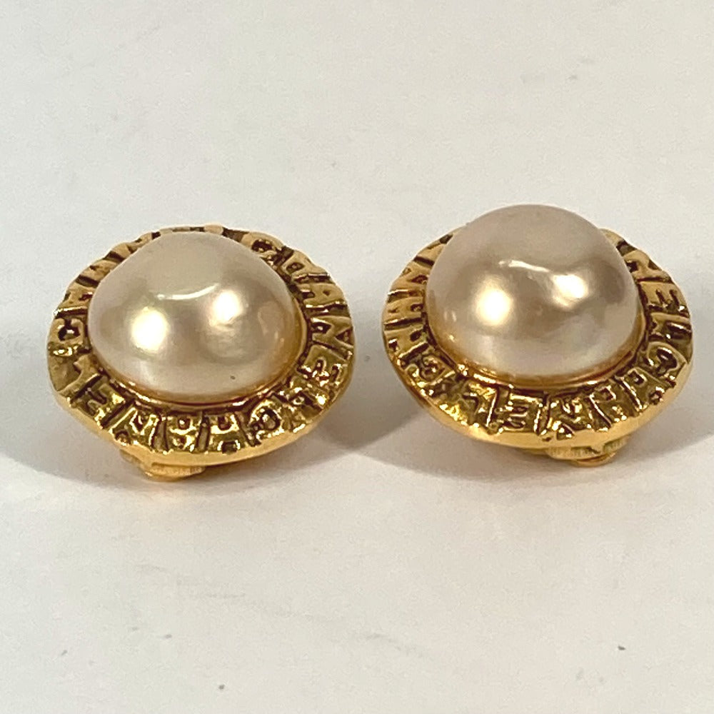CHANEL Earring metal gold vintage Round logo fake pearl Women Used Authentic