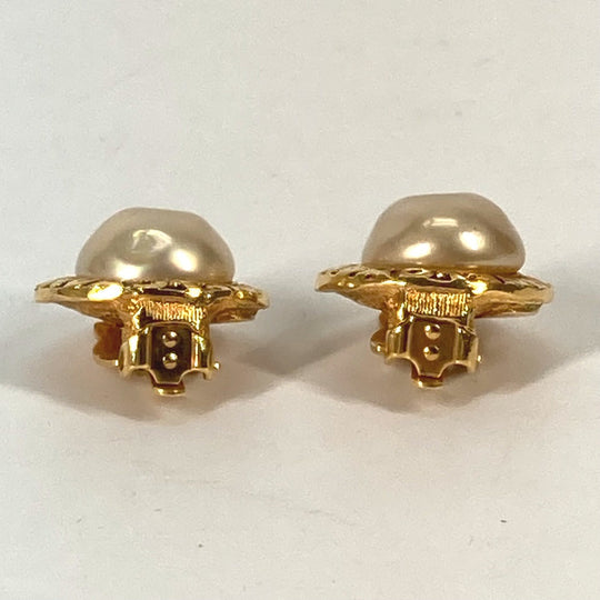 CHANEL Earring metal gold vintage Round logo fake pearl Women Used Authentic