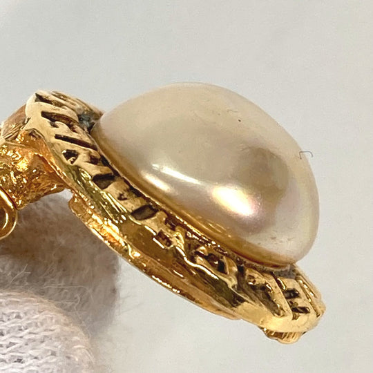 CHANEL Earring metal gold vintage Round logo fake pearl Women Used Authentic