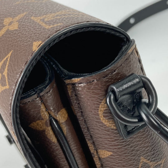 LOUIS VUITTON Shoulder Bag M81522 Monogram canvas Brown Monogram S Lock Vertical Wearable Wallet mens Used Authentic
