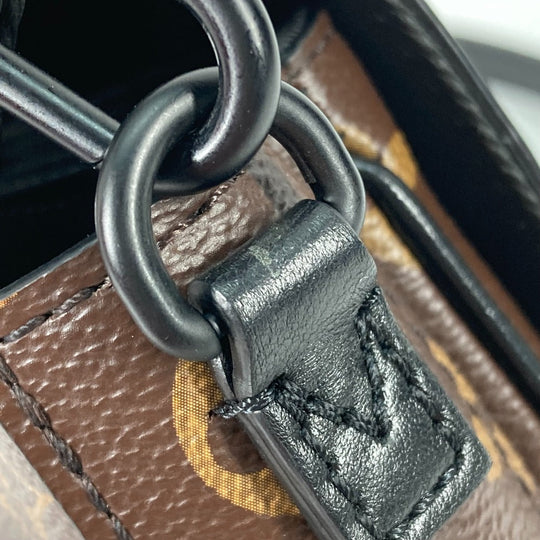 LOUIS VUITTON Shoulder Bag M81522 Monogram canvas Brown Monogram S Lock Vertical Wearable Wallet mens Used Authentic