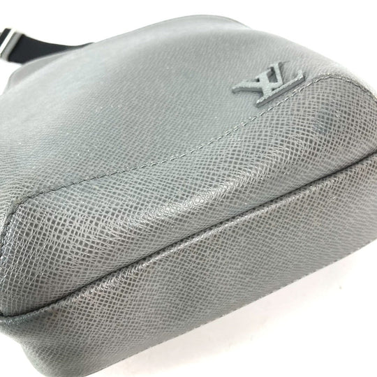 LOUIS VUITTON Sling bag M30951 Taiga Leather gray Taiga Avenue Sling Bag mens Used Authentic