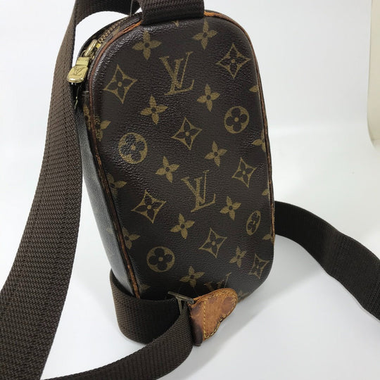 LOUIS VUITTON Sling bag M51780 Monogram canvas Brown Monogram Pochette Gange mens Used Authentic