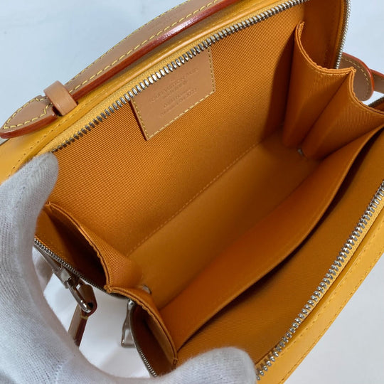 LOUIS VUITTON Shoulder Bag M59669 Calf leather Orange Virgil abloh steering wheel soft trunk mens Used Authentic