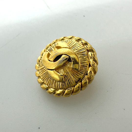 CHANEL Earring Gold Plated gold 95P logo CC COCO Mark Round Women Used Authentic