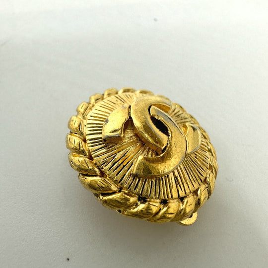 CHANEL Earring Gold Plated gold 95P logo CC COCO Mark Round Women Used Authentic
