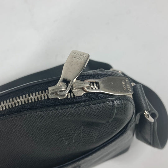 LOUIS VUITTON Shoulder Bag M30238 Taiga Leather black Taiga Watcher Messenger PM mens Used Authentic