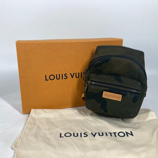 LOUIS VUITTON key ring M44201 canvas green Supreme collaboration Apollo Backpack Nano unisex(Unisex) Used Authentic