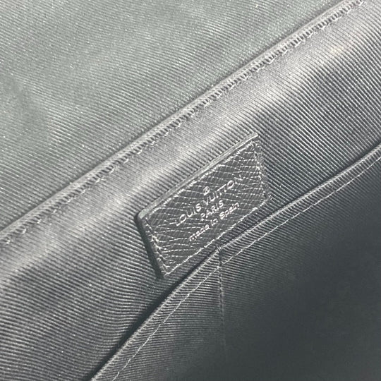 LOUIS VUITTON Shoulder Bag M30413 Taiga Leather, Monogram Eclipse Canvas black Thai Galama Monogram Eclipse Flap messenger unisex(Unisex) Used Authentic
