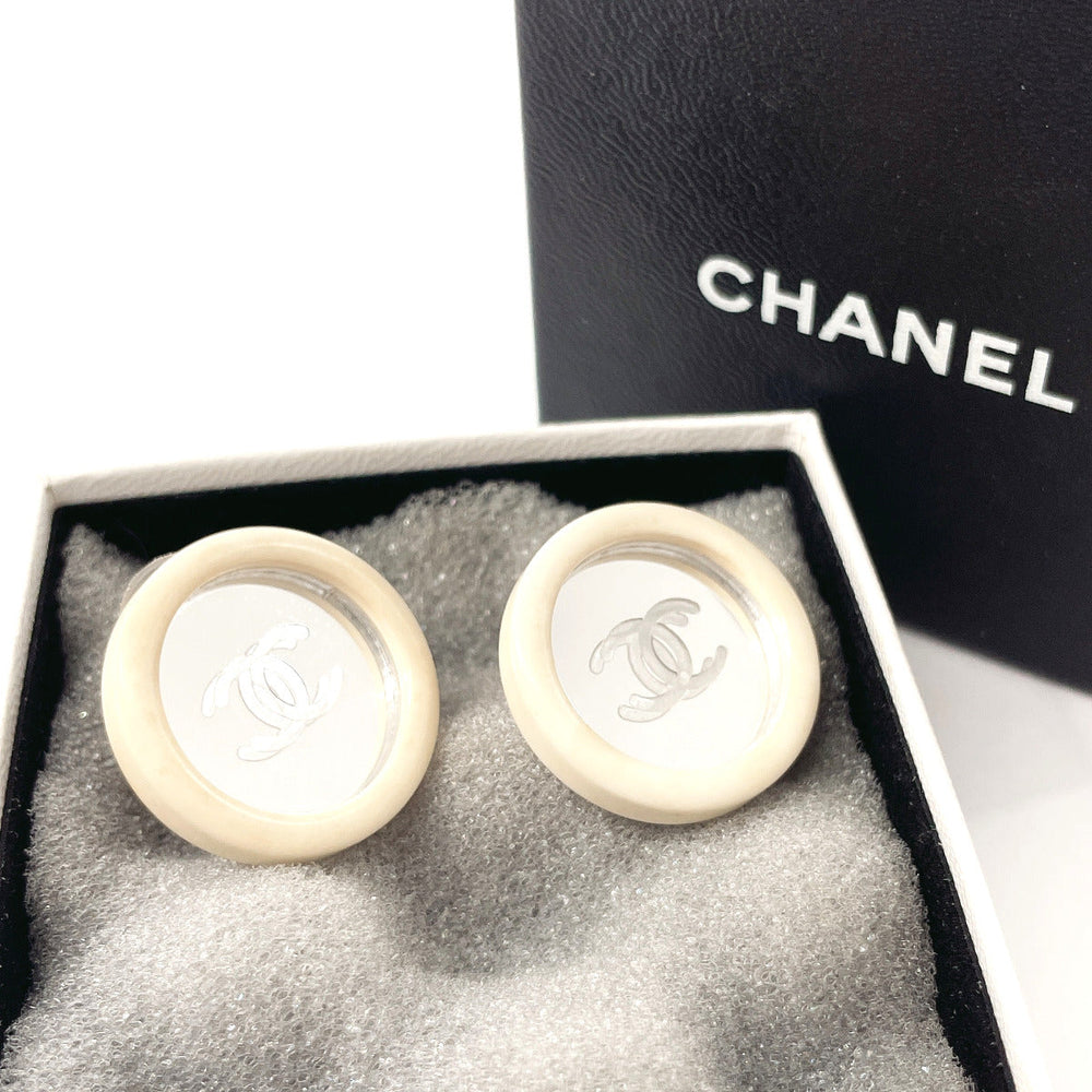 CHANEL Earring Synthetic resin, metal white vintage COCO Mark