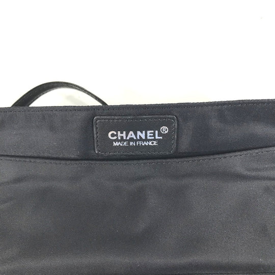 CHANEL Accessory case Nylon black New travel line Jewelry Case for Women Women Used Authentic