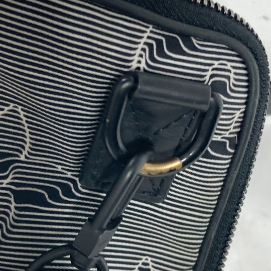 LOUIS VUITTON Shoulder Bag M55698 Leather / nylon black LV initials Expandable messenger unisex(Unisex) Used Authentic