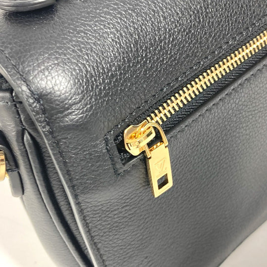 LOUIS VUITTON Shoulder Bag M22735 , Grained calf leather black Oxford