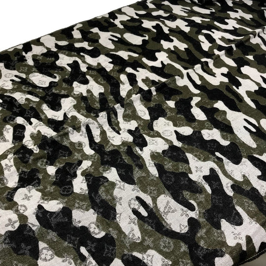 LOUIS VUITTON Stall M71627 Wool, Silk Black x khaki Camouflage camouflage Etoile Monogram Gradient