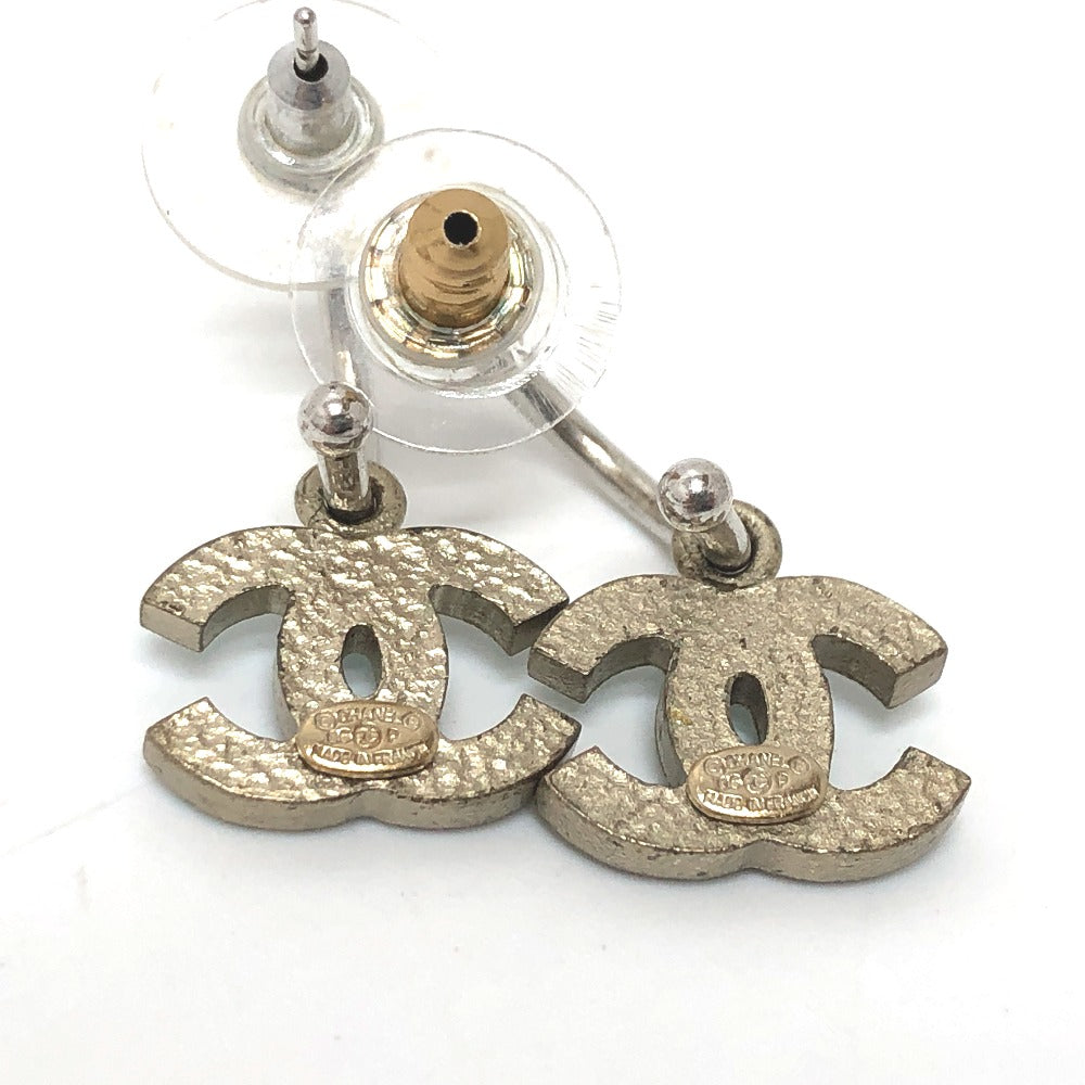 CHANEL Pierce 06P metal Silver COCO Mark Women Used Authentic