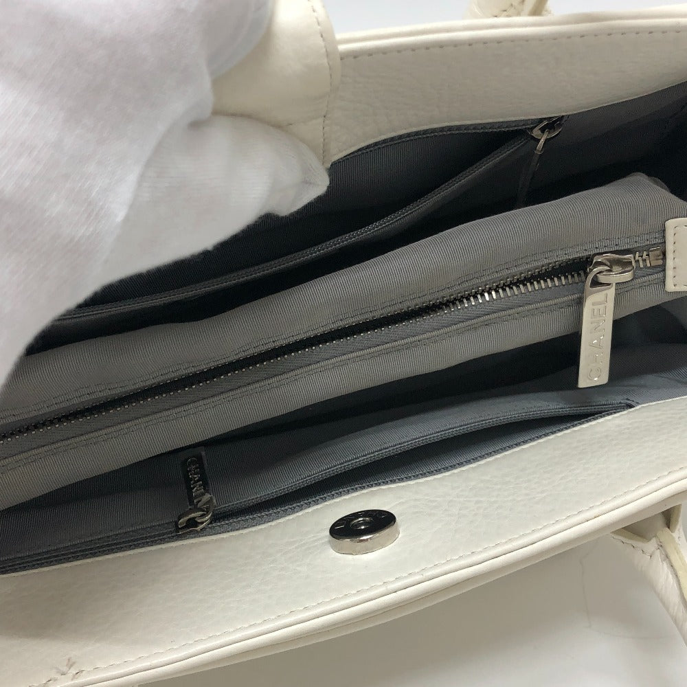 CHANEL Tote Bag A29293 leather white Executive Women Used Authentic