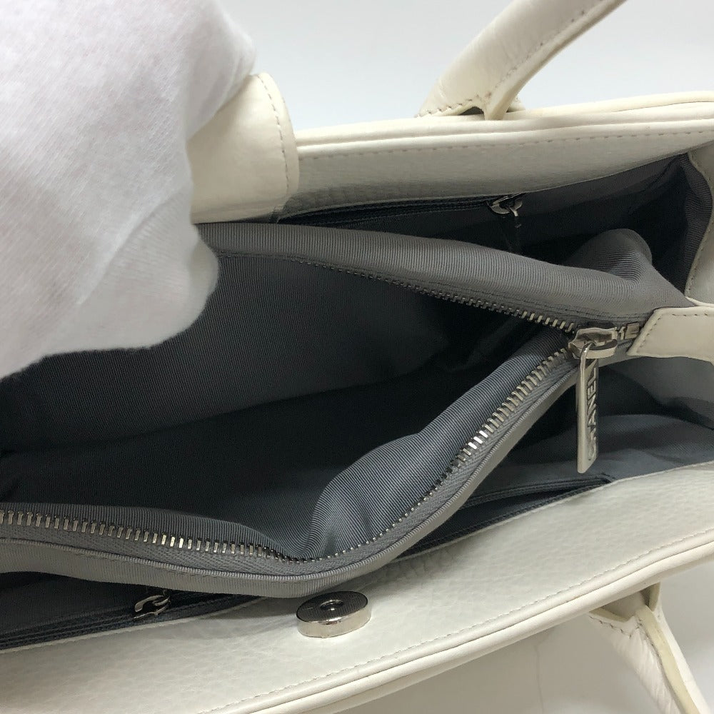 CHANEL Tote Bag A29293 leather white Executive Women Used Authentic