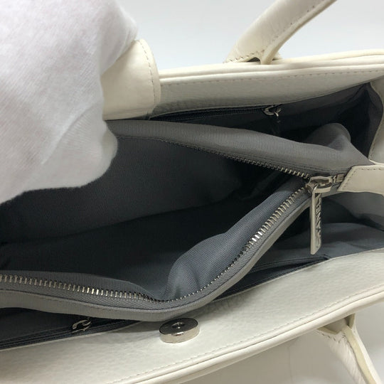 CHANEL Tote Bag A29293 leather white Executive Women Used Authentic
