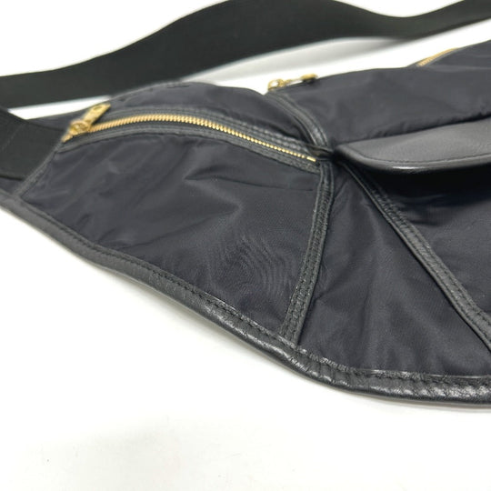 HUNTING WORLD Shoulder Bag Leather / nylon black logo Women Used Authentic