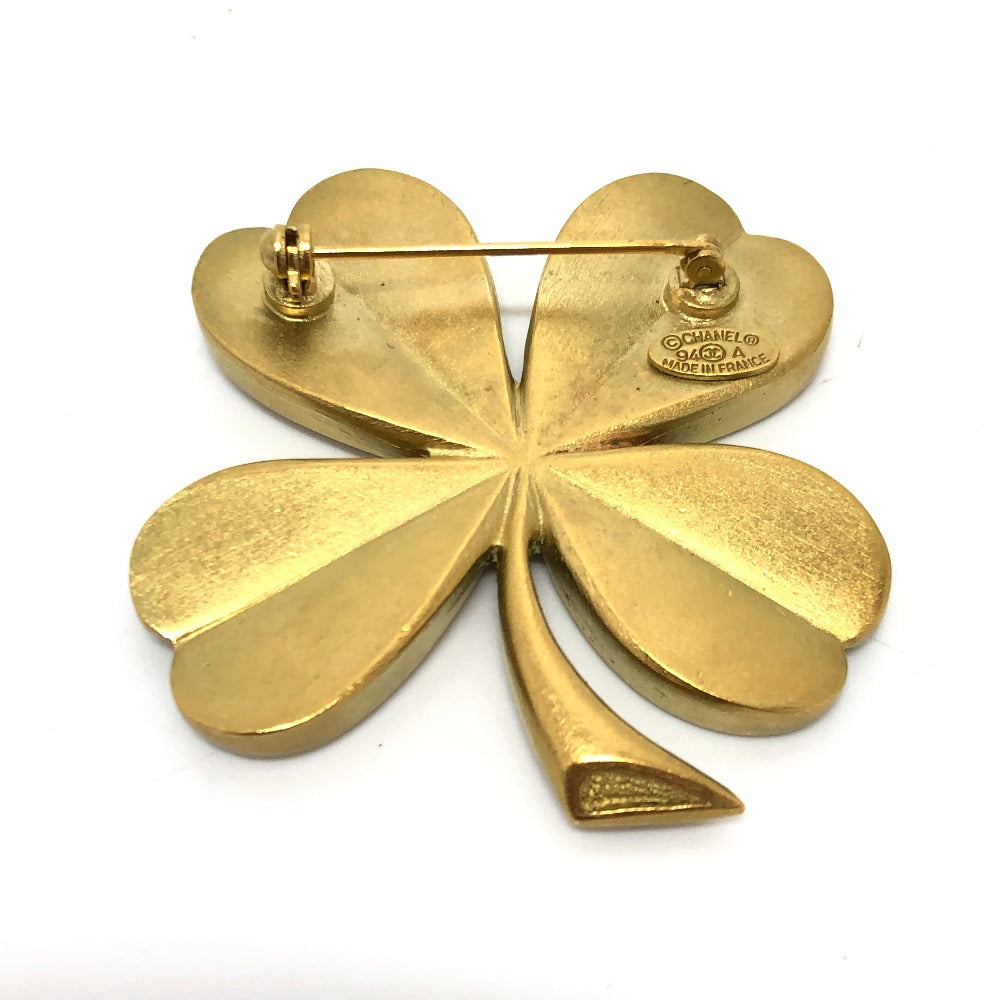 CHANEL Brooch metal gold 94A Clover Women Used Authentic