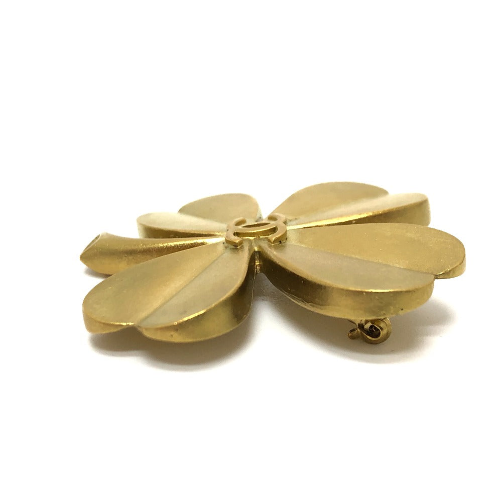 CHANEL Brooch metal gold 94A Clover Women Used Authentic