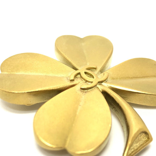 CHANEL Brooch metal gold 94A Clover Women Used Authentic