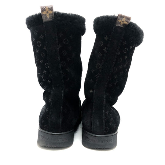 LOUIS VUITTON boots Mouton, Suede black LV logo flower embossed fur boa Women 36 Used Authentic