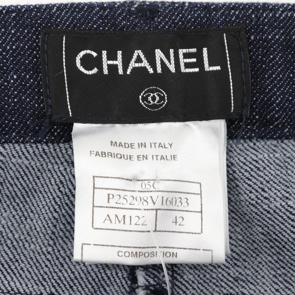 CHANEL Denim pants P25298V16033 cotton Indigo 05C Wappen Women 42 Used Authentic