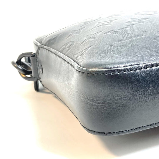 LOUIS VUITTON Sling bag M69827 Monogram shadow leather black Monogram shadow Duo messenger mens Used Authentic