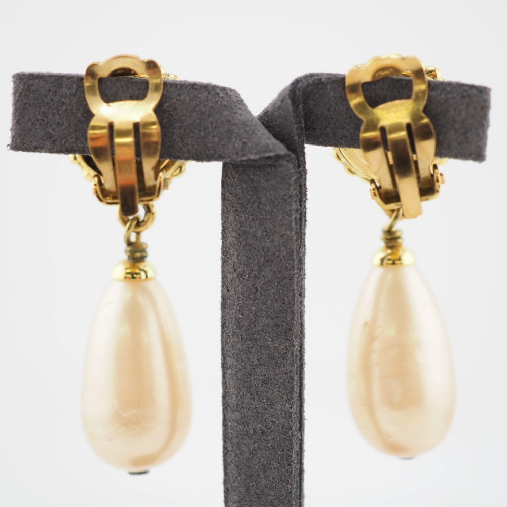 CHANEL Earring Gold Plated, Faux Pearl gold 94A Gold Platedx Fake Pearl Clover Women Used Authentic