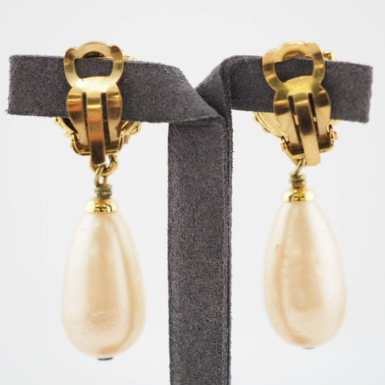CHANEL Earring Gold Plated, Faux Pearl gold 94A Gold Platedx Fake Pearl Clover Women Used Authentic