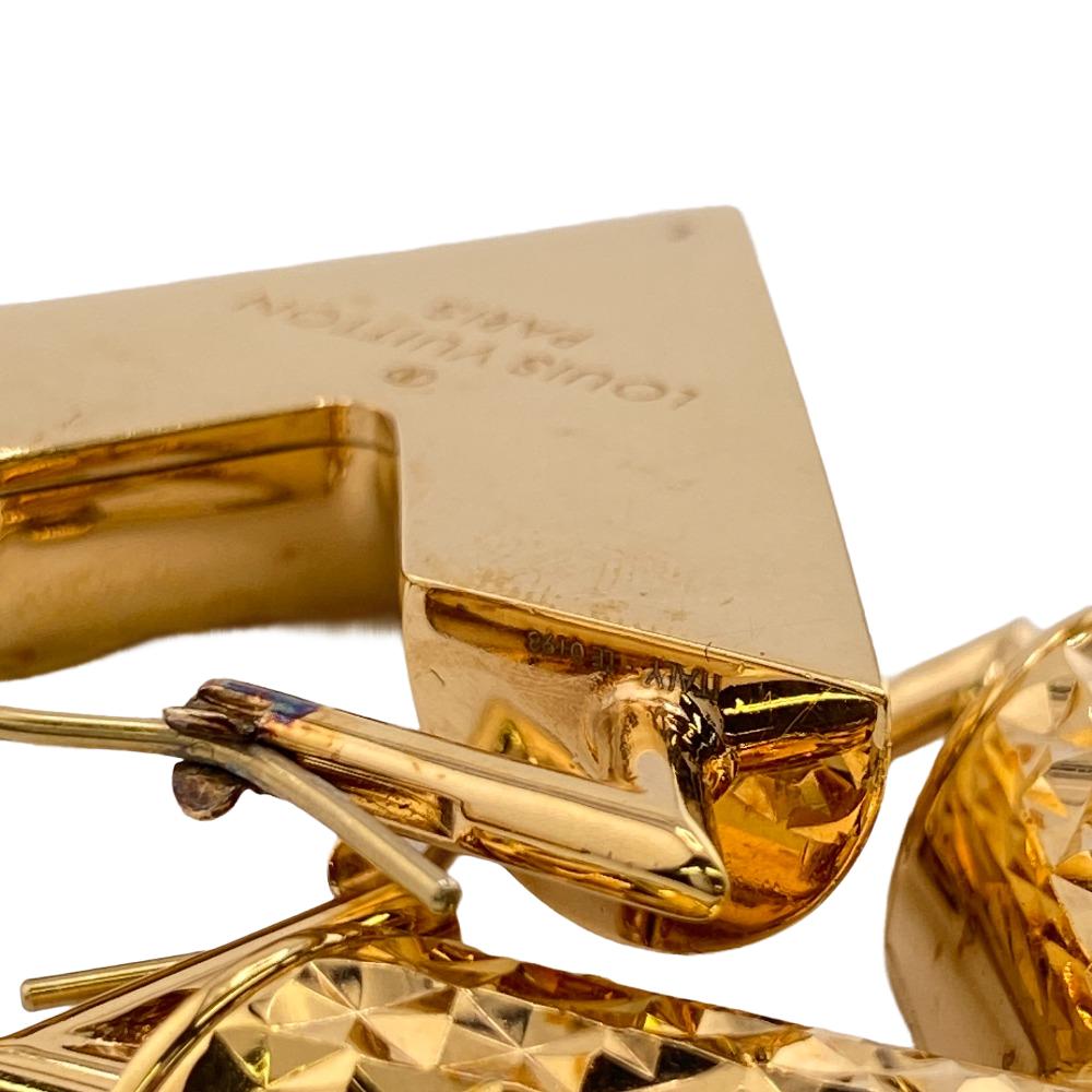 LOUIS VUITTON Pierce ‚l64270 Gold Plated gold Essential V Guilloche Book de Reille Women Used Authentic
